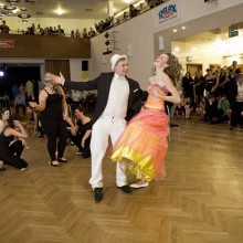 Fotografie z maturitního plesu 4.V ISŠ Středokluky, 2014.